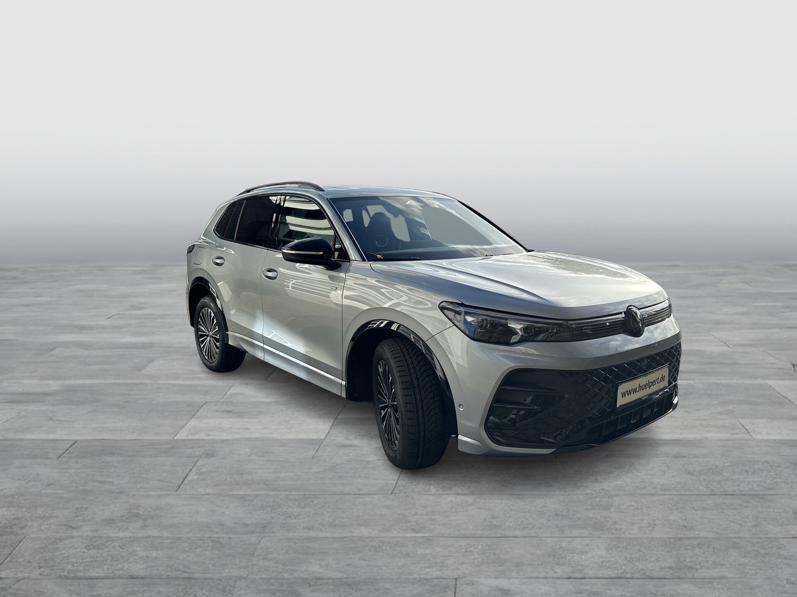 Volkswagen Tiguan 2.0 R-LINE DSG BLACKSTYLE PANO AHK LM20