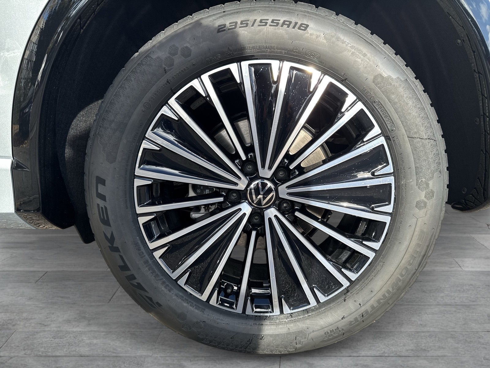 Volkswagen Tiguan 2.0 R-LINE DSG BLACKSTYLE PANO AHK LM20