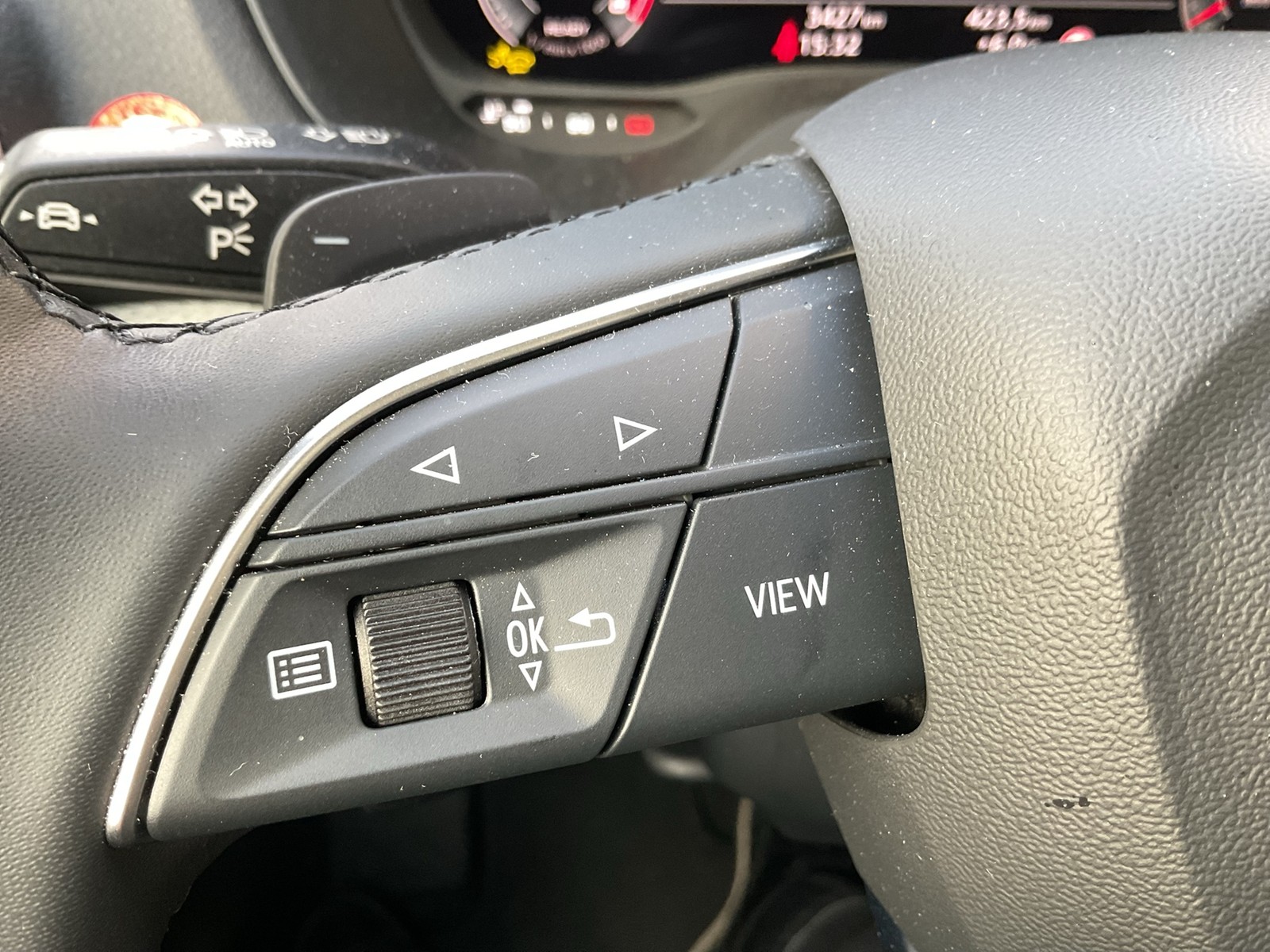 Audi Q2 40 quattro advanced AHK ACC LM19 EKLAPPE NAVI+