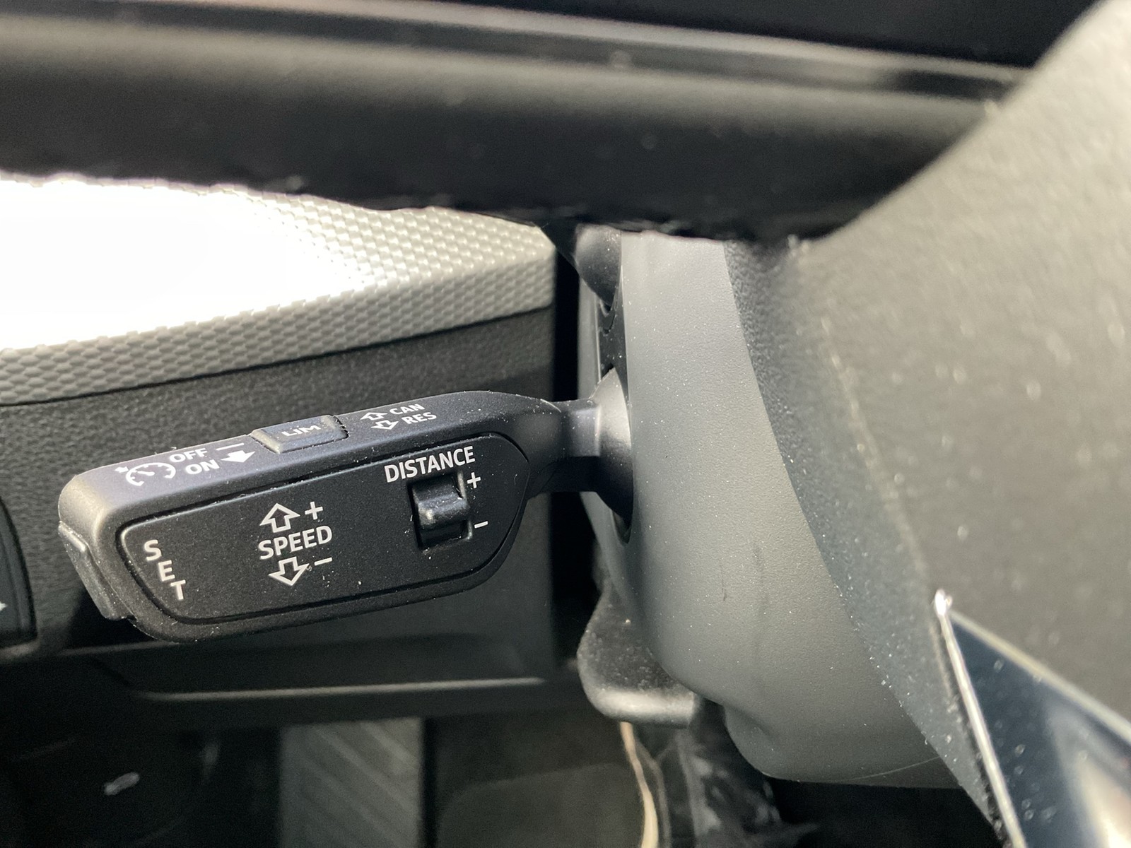 Audi Q2 40 quattro advanced AHK ACC LM19 EKLAPPE NAVI+