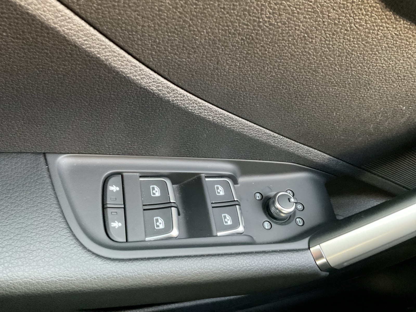 Audi Q2 40 quattro advanced AHK ACC LM19 EKLAPPE NAVI+