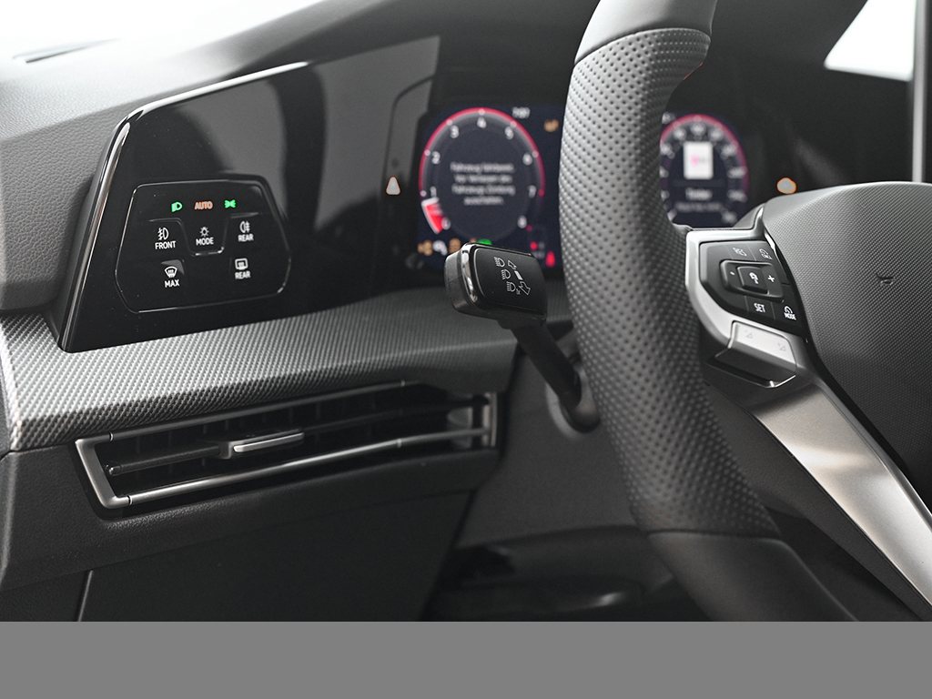 Volkswagen Golf GTI LEDER HARMANKARDON PANO