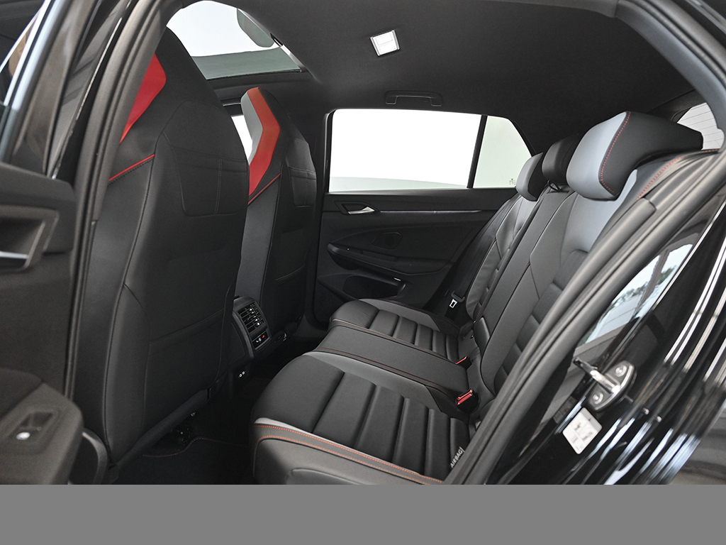 Volkswagen Golf GTI LEDER HARMANKARDON PANO