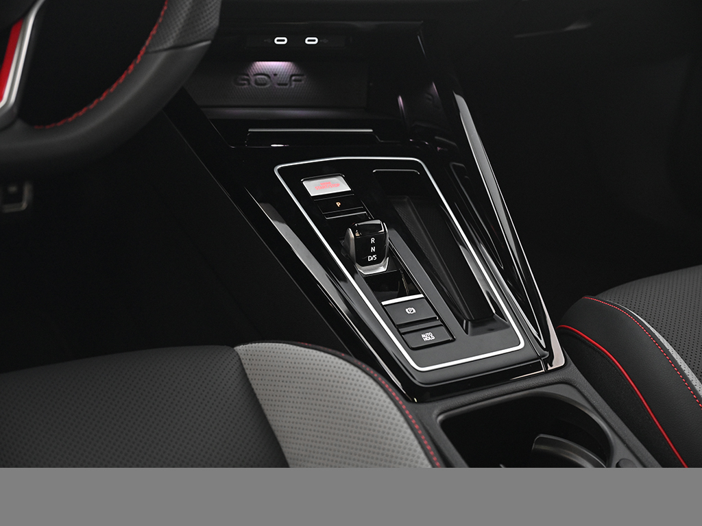Volkswagen Golf GTI LEDER HARMANKARDON PANO