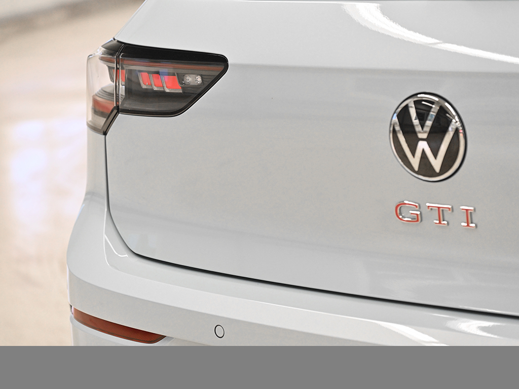 Volkswagen Golf GTI PANO HARMANKARDON BLACKSTYLE LM19