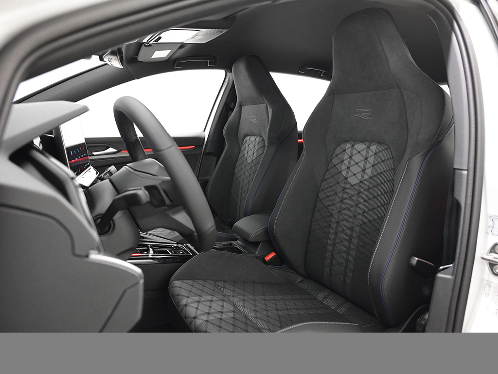 Volkswagen Golf 1.5 R-LINE DSG