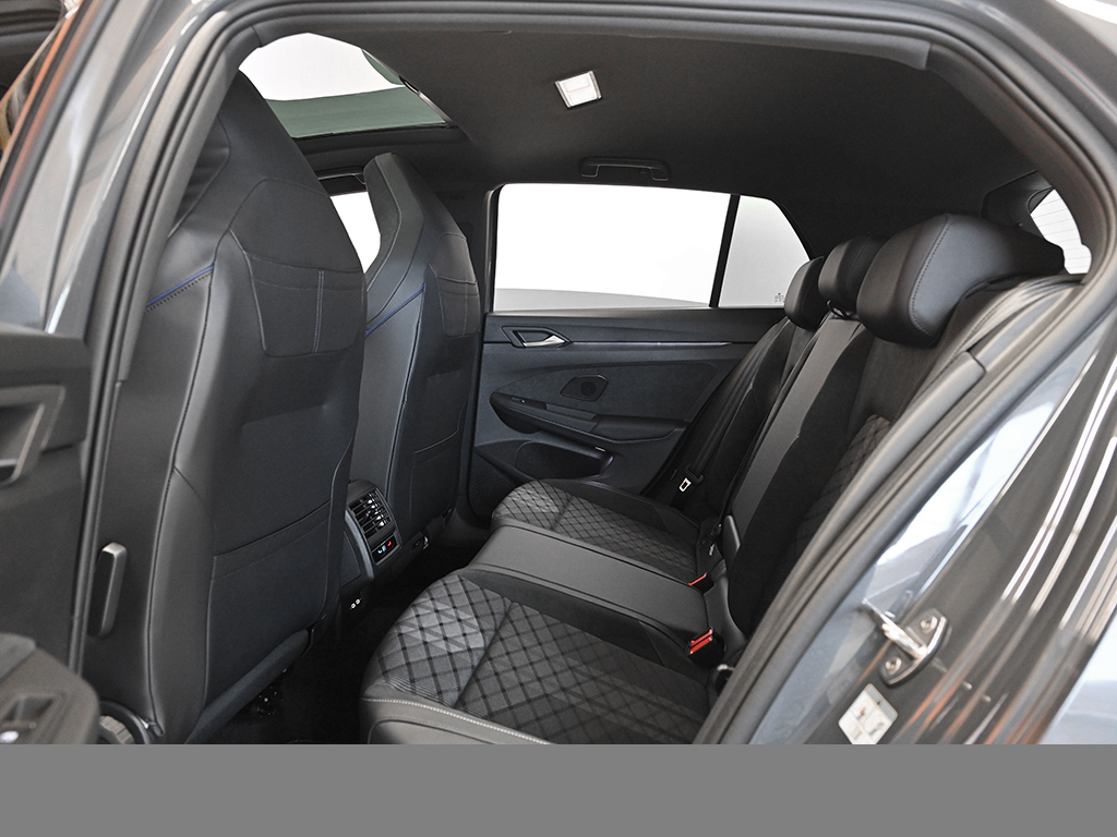 Volkswagen Golf 1.5 R-LINE DSG