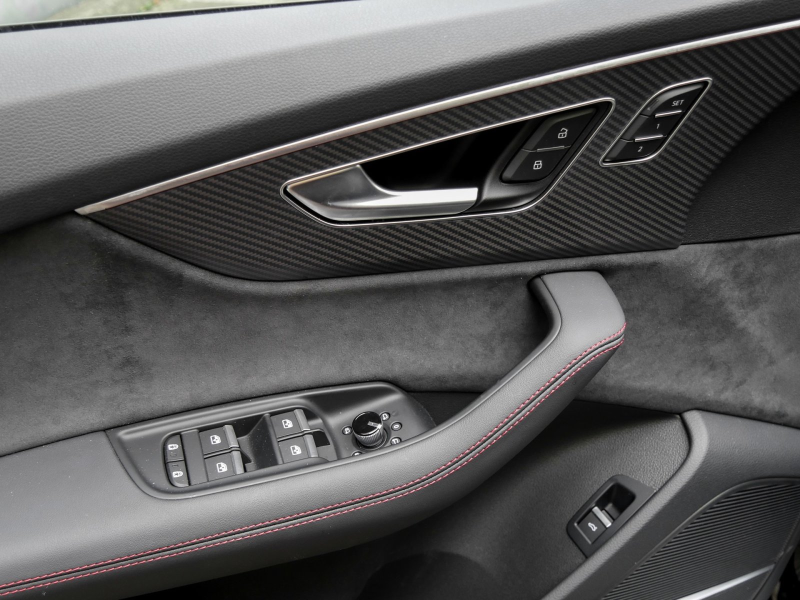 Audi SQ7 TFSI quattro tiptronic AHK PANO B&O LM22