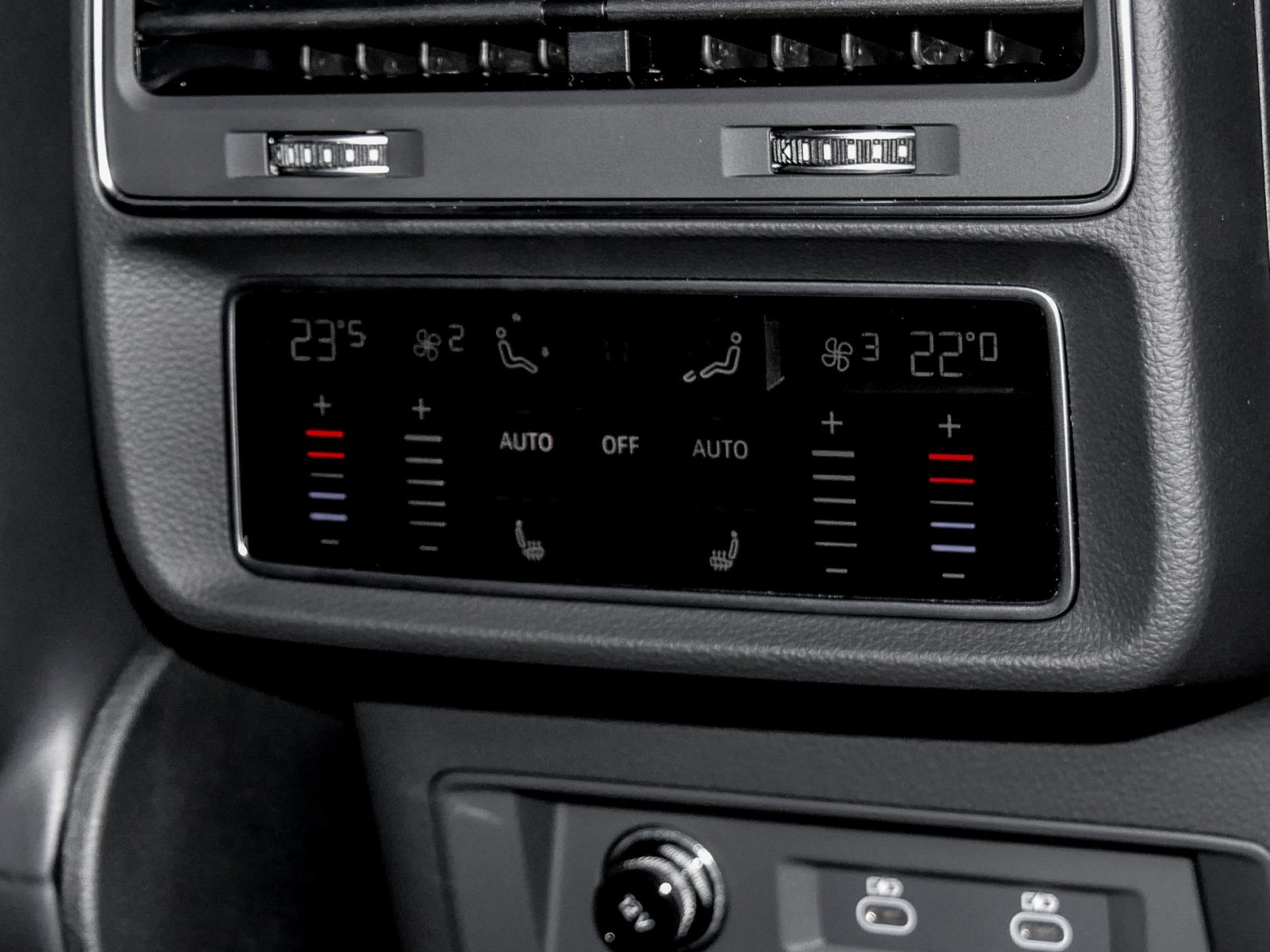 Audi SQ7 TFSI quattro tiptronic AHK PANO B&O LM22