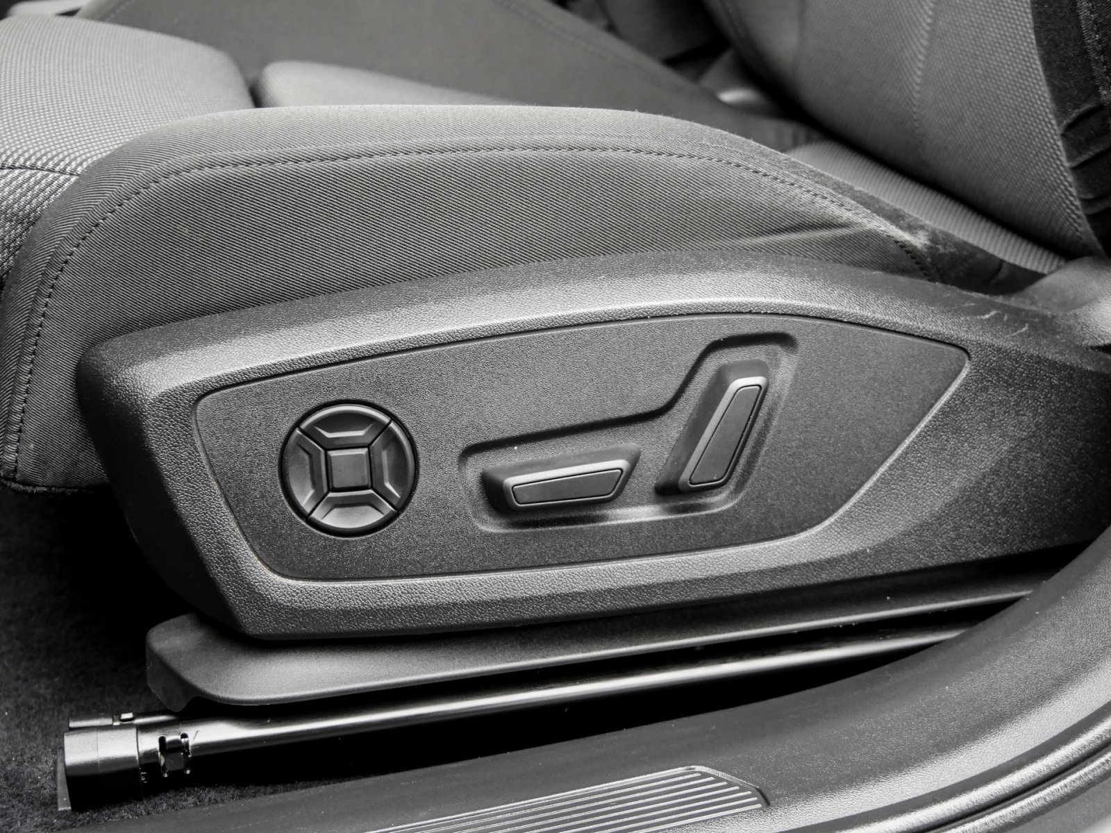 Audi Q4 e-tron Sportback 40 BLACKPAK AHK CAM ACC LM19