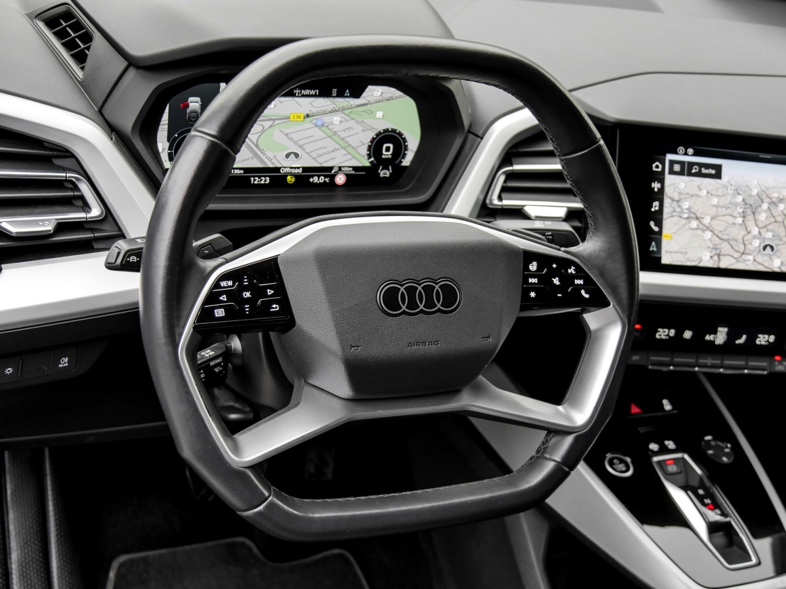 Audi Q4 e-tron Sportback 40 BLACKPAK AHK CAM ACC LM19