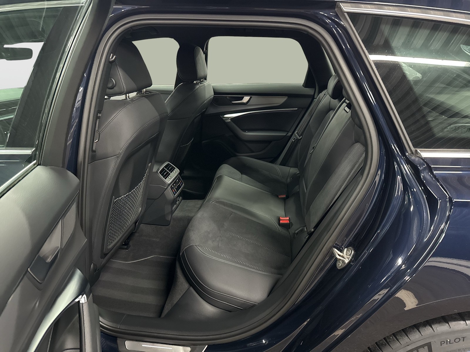 Audi A6 Avant 45 quattro S LINE STANDHZ. AHK CAM LM19