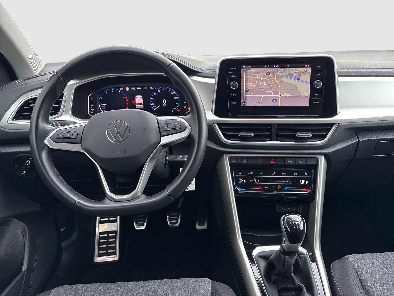 Volkswagen T-Roc 1.0 MOVE AHK KAMERA ALU17 NAVI SITZHEIZUNG