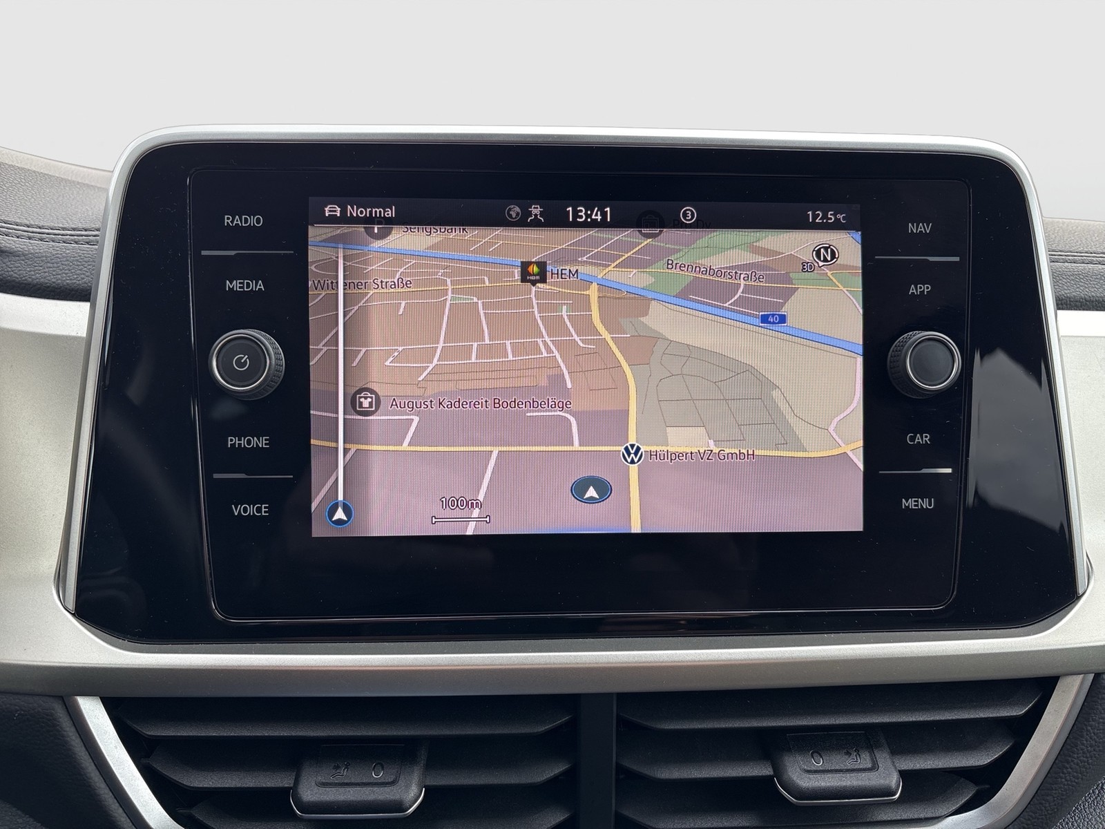 Volkswagen T-Roc 1.0 MOVE AHK KAMERA ALU17 NAVI SITZHEIZUNG