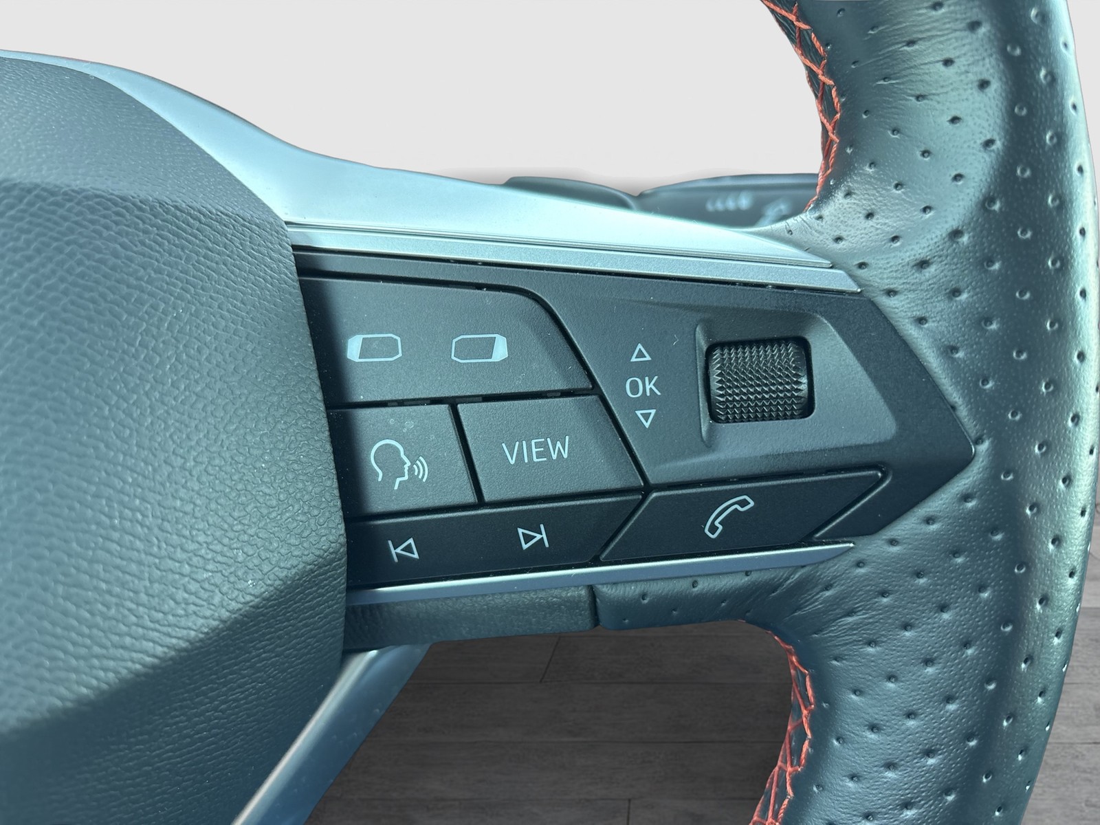 Seat Arona 1.5 FR FAHRSCHULWAGEN AHK KAMERA ACC NAVI