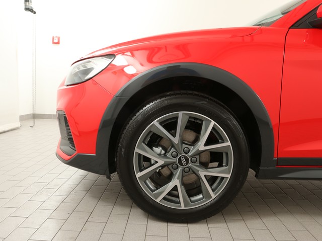 Audi A1 citycarver 30 BLACKPAK ACC ALU17 NAVI+
