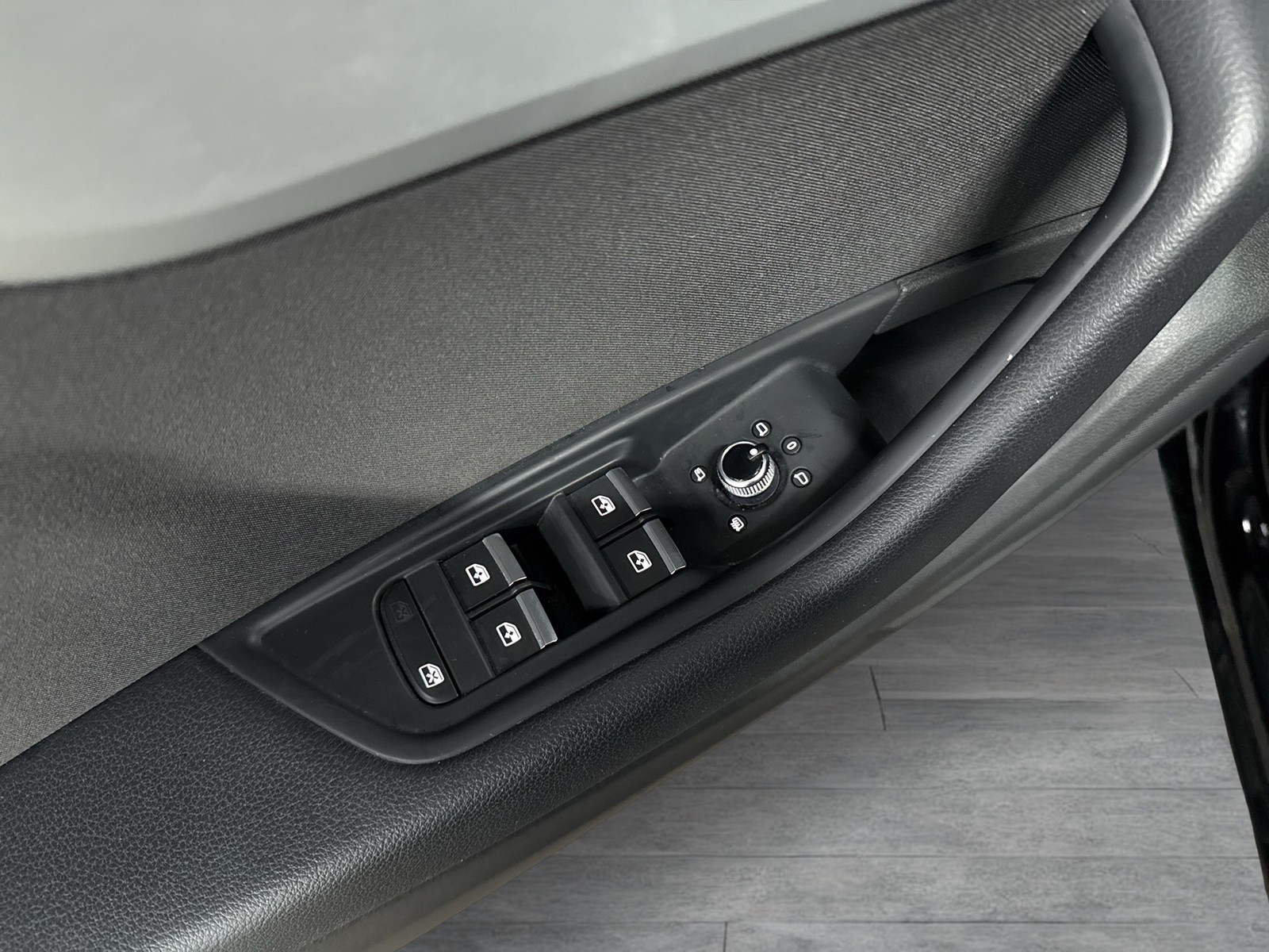 Audi A4 Avant 35 AHK NAVI+ LM17 SITZHEIZUNG LED DAB