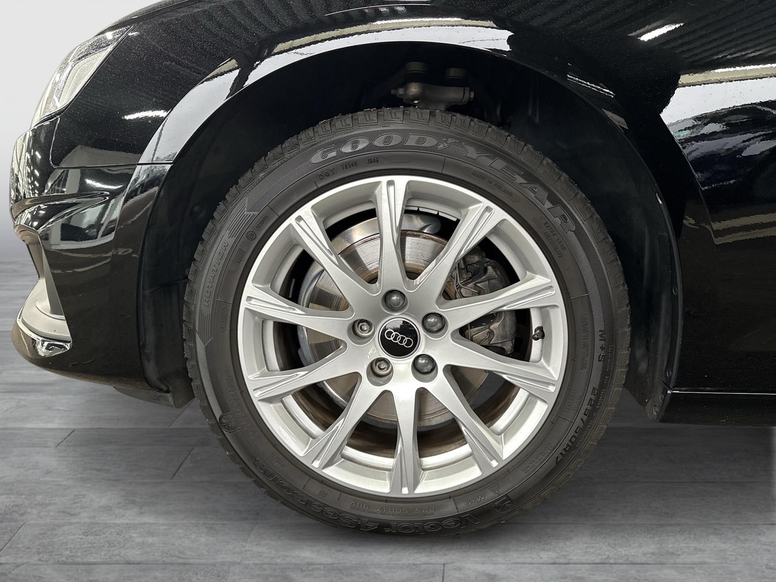 Audi A4 Avant 35 AHK NAVI+ LM17 SITZHEIZUNG LED DAB