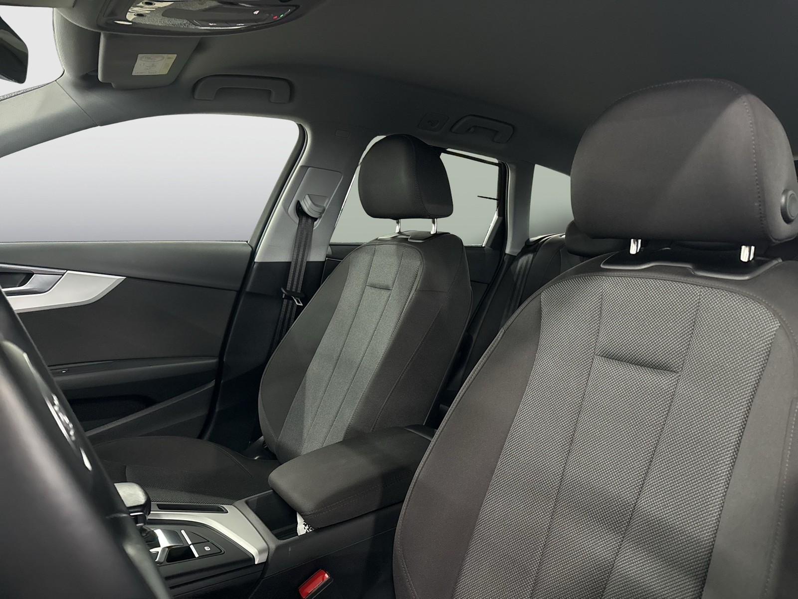 Audi A4 Avant 35 AHK NAVI+ LM17 SITZHEIZUNG LED DAB