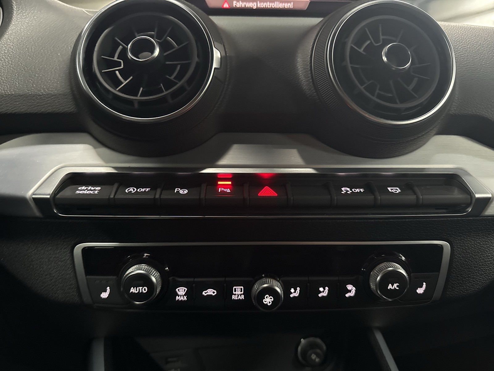 Audi SQ2 quattro BLACKPAK CAM ACC LM19 E-KLAPPE NAVI+