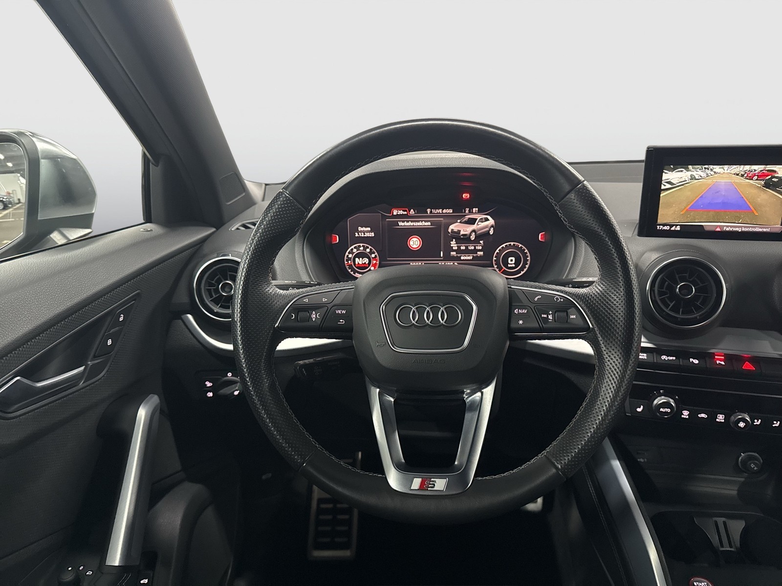 Audi SQ2 quattro BLACKPAK CAM ACC LM19 E-KLAPPE NAVI+