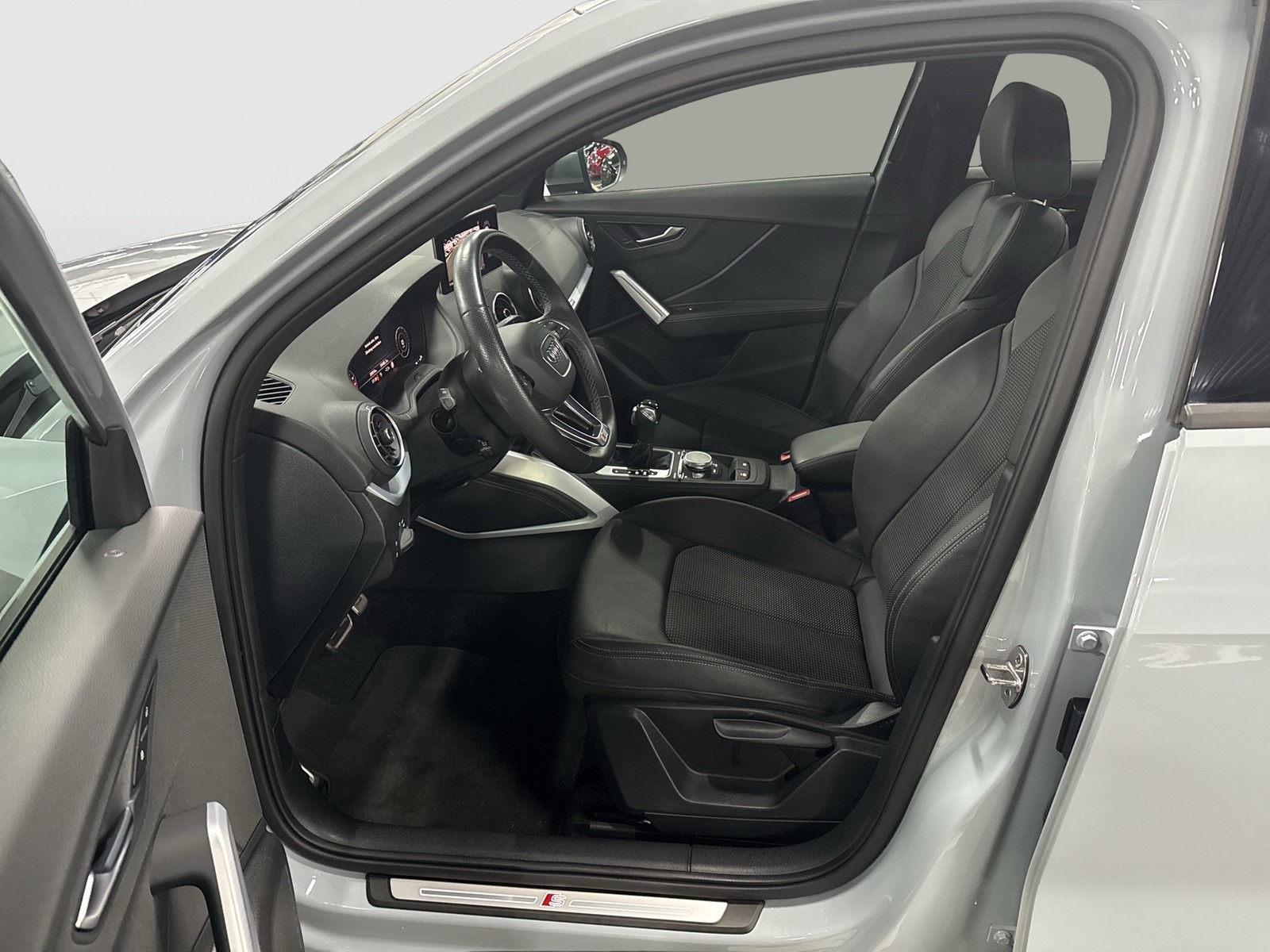 Audi SQ2 quattro BLACKPAK CAM ACC LM19 E-KLAPPE NAVI+