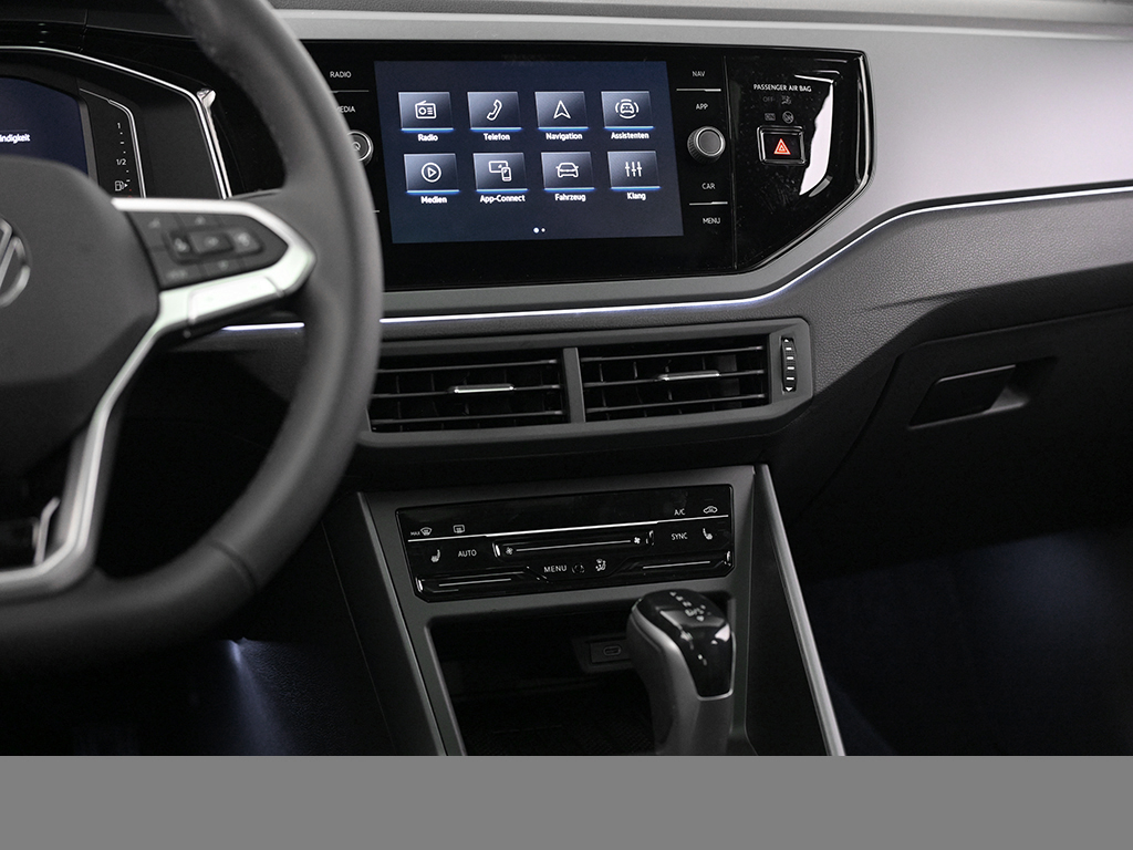 Volkswagen Polo 1.0 R-LINE DSG PANO NAVI MATRIXLED CAM