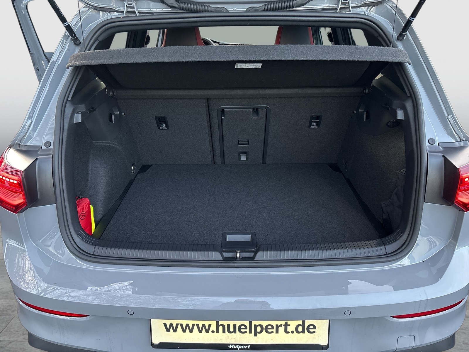 Volkswagen Golf VIII 2.0 GTI CLUBSPORT AKRAPOVIC CAM LM19