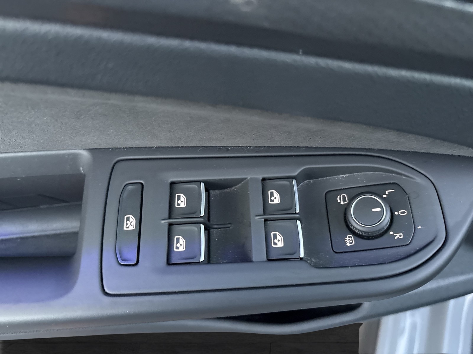 Volkswagen Golf VIII 2.0 GTI CLUBSPORT AKRAPOVIC CAM LM19