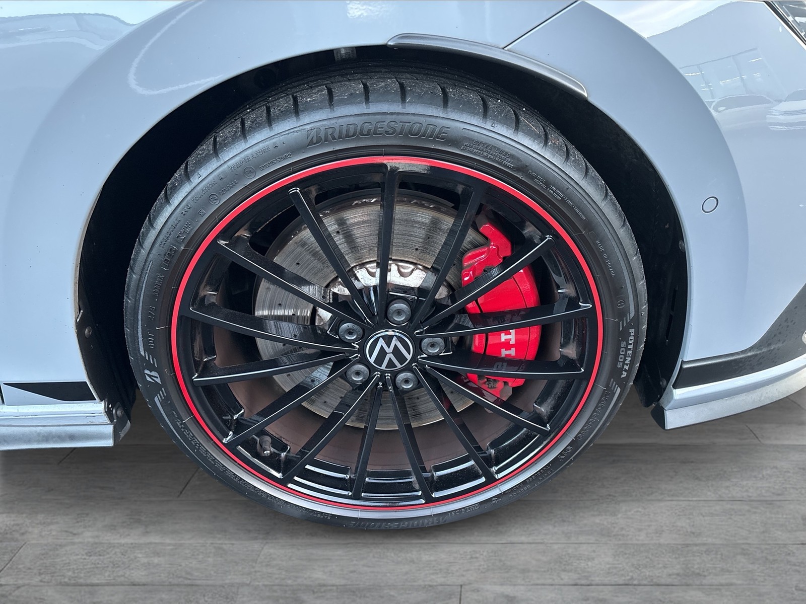 Volkswagen Golf VIII 2.0 GTI CLUBSPORT AKRAPOVIC CAM LM19