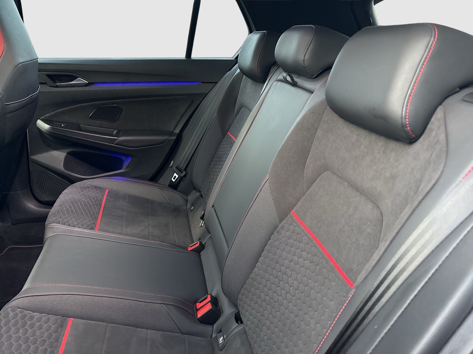 Volkswagen Golf VIII 2.0 GTI CLUBSPORT AKRAPOVIC CAM LM19