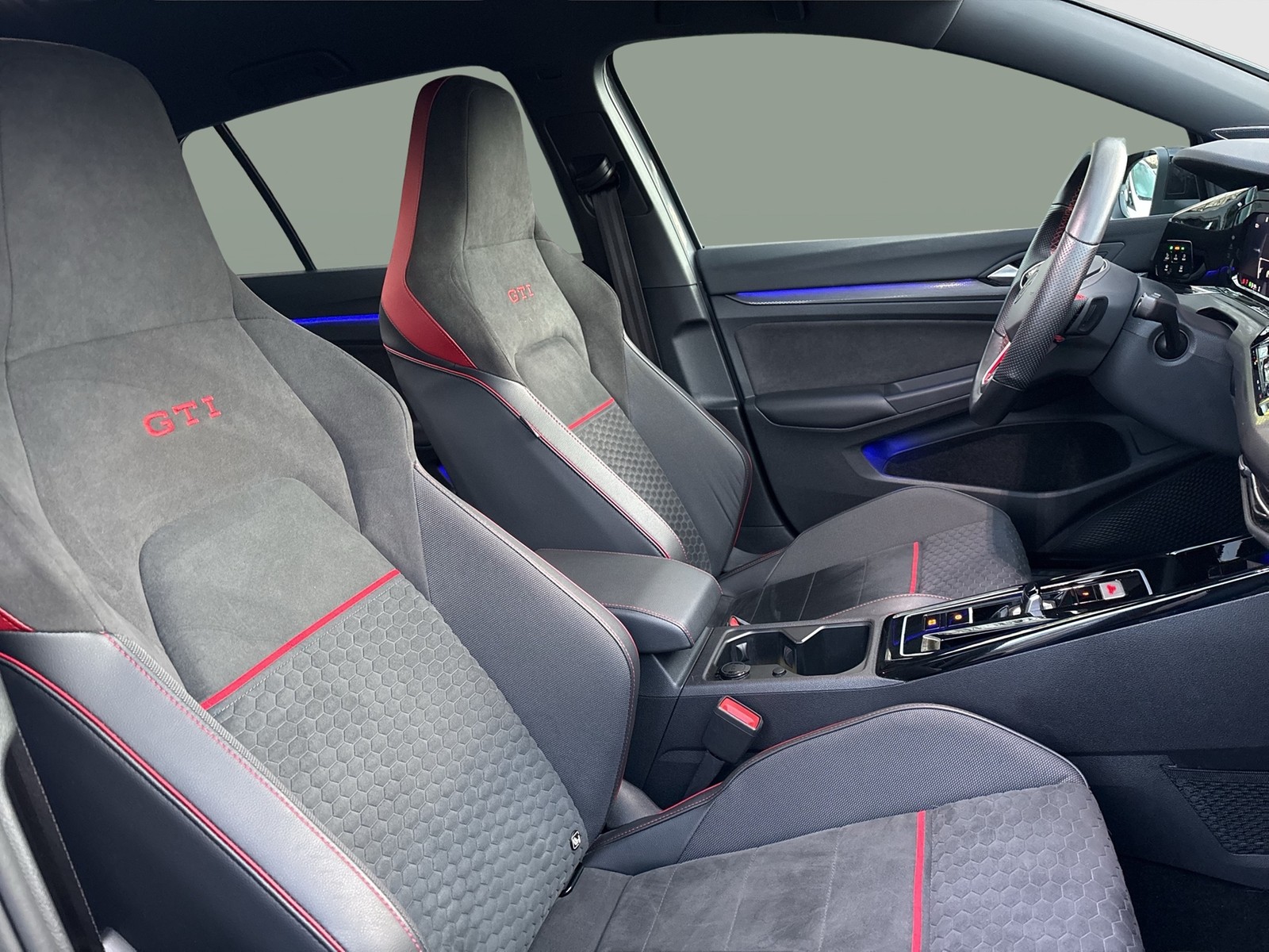 Volkswagen Golf VIII 2.0 GTI CLUBSPORT AKRAPOVIC CAM LM19