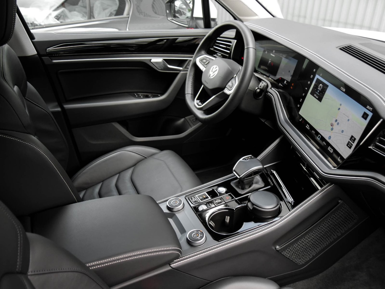 Volkswagen Touareg V6 NEUES MODELL AHK CAM ACC LM19 NAVI