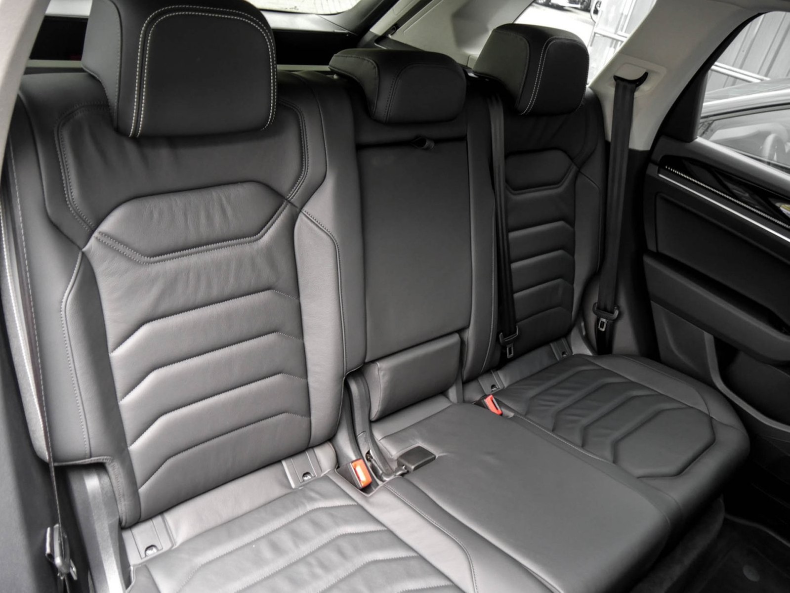 Volkswagen Touareg V6 NEUES MODELL AHK CAM ACC LM19 NAVI