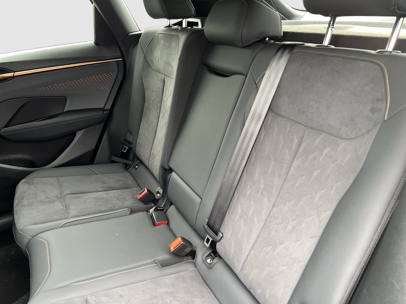 Cupra Terramar 1.5 eTSI 360CAM ACC LM18 HEADUP EKLAPPE