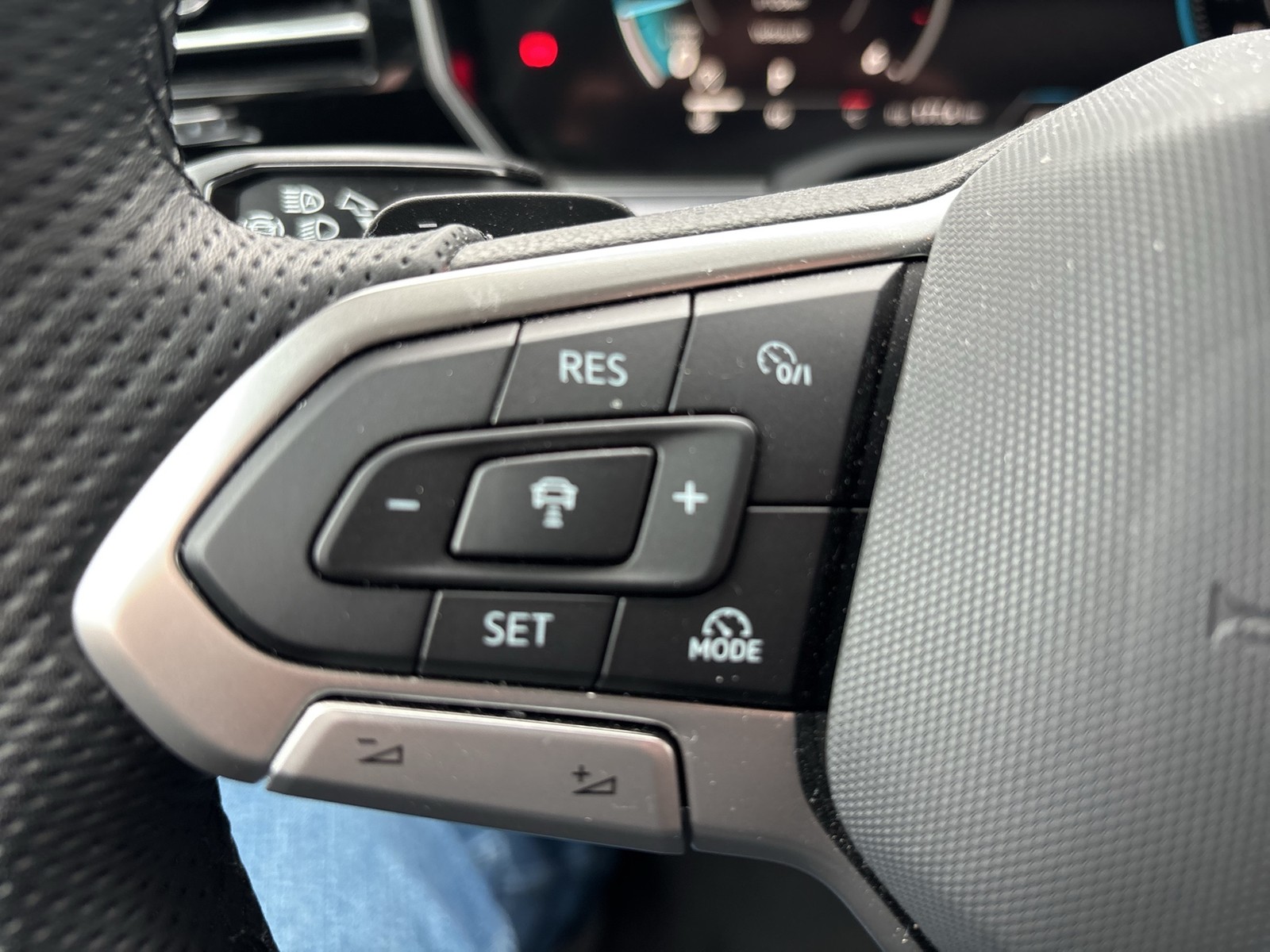 Volkswagen Touareg V6 R-LINE AHK CAM ACC LM20 HDMATRIX NAVI