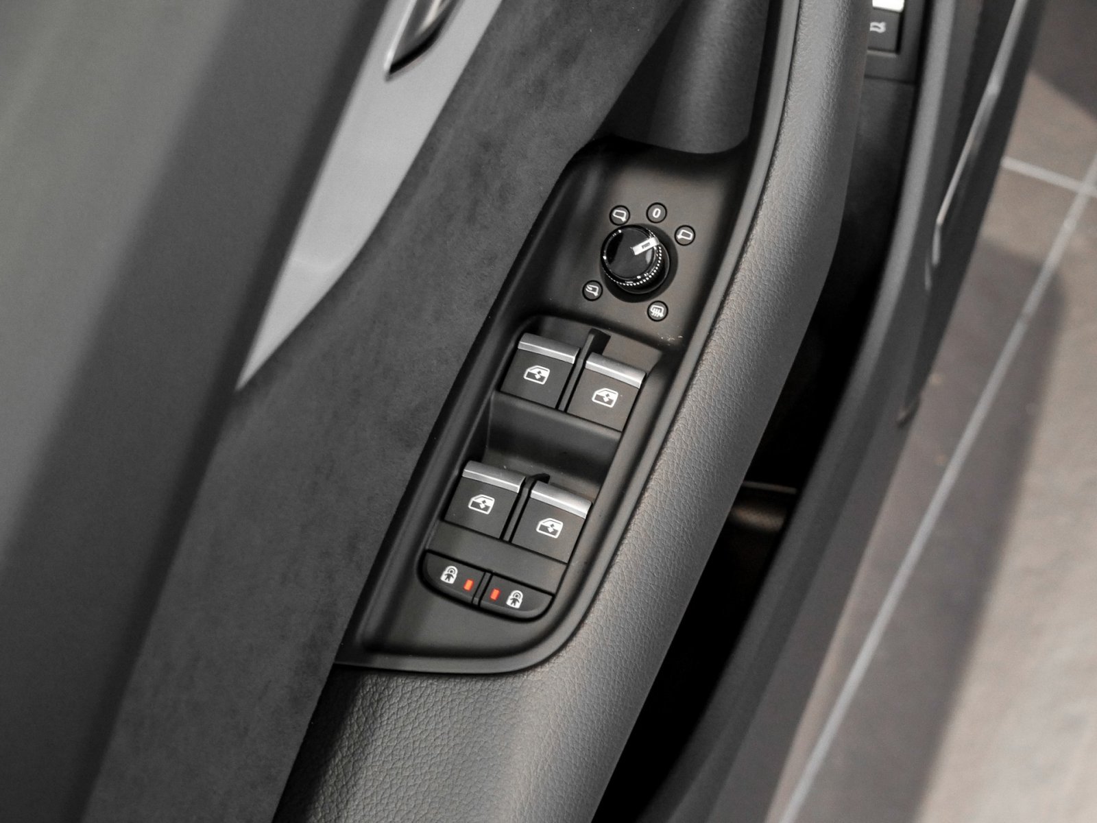 Audi Q8 TFSI e quattro tiptronic S Line Softclose+B&O+PAno+AHK+Sonnenschutzverglasung+Allradlenkung