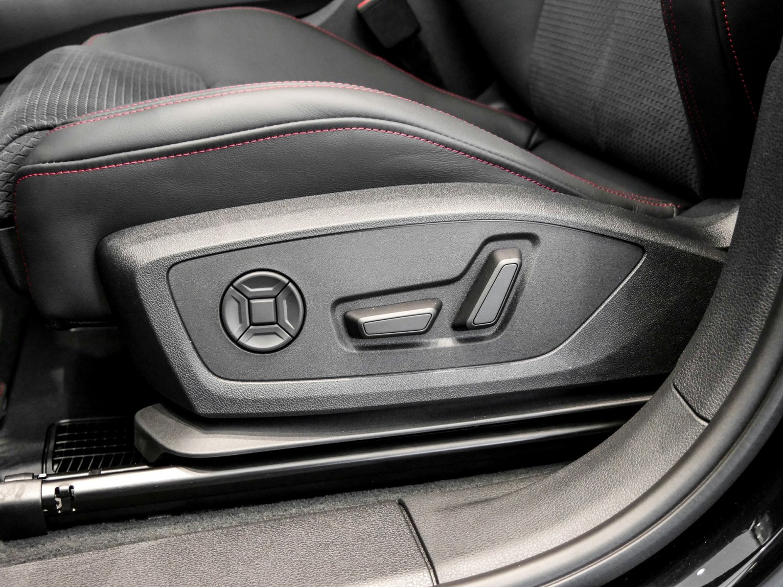 Audi Q3 Sportback 45 quattro S LINE PANO 360°CAM LM20