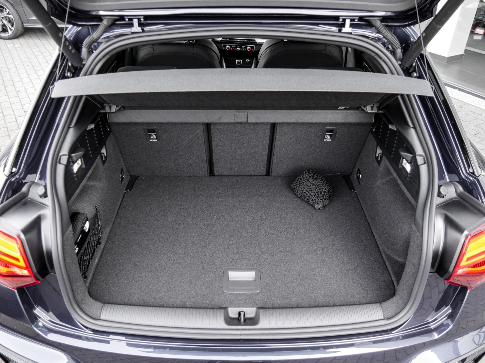 Audi Q2 35 S LINE BLACKPAK PANO AHK CAM LM19 NAVI+