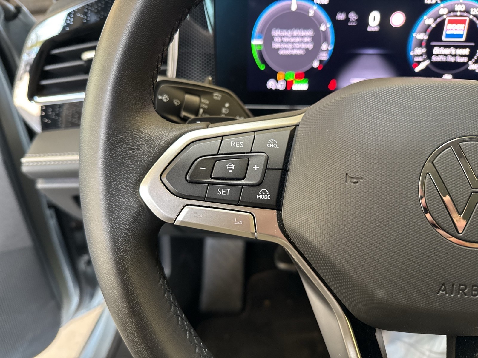 Volkswagen Passat Variant 1.5 HYBRID BUSINESS AHK CAM ACC