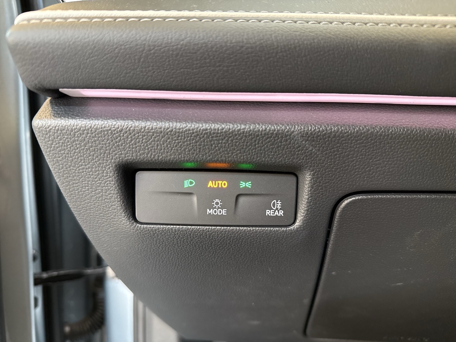 Volkswagen Passat Variant 1.5 HYBRID BUSINESS AHK CAM ACC