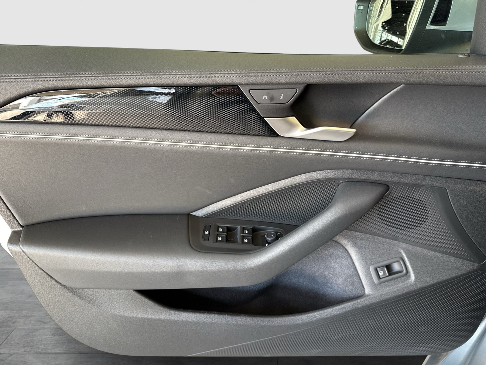 Volkswagen Passat Variant 1.5 HYBRID BUSINESS AHK CAM ACC