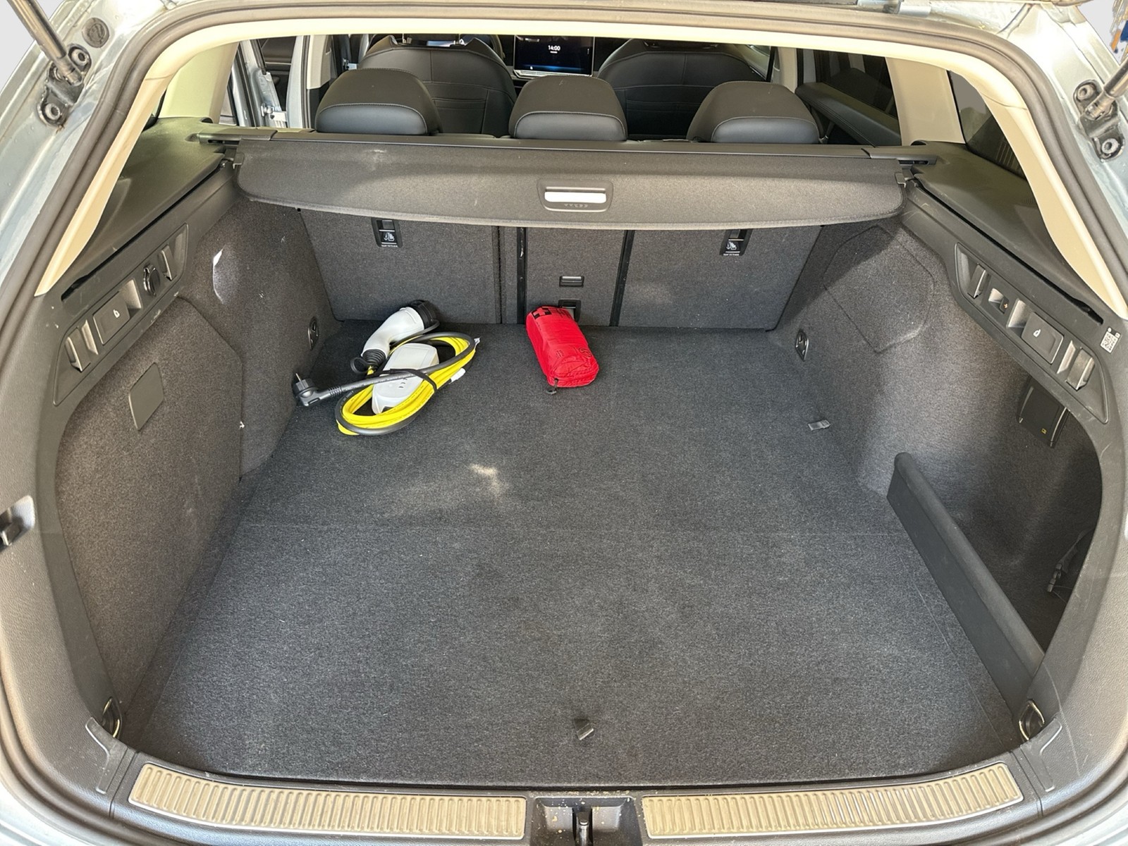 Volkswagen Passat Variant 1.5 HYBRID BUSINESS AHK CAM ACC