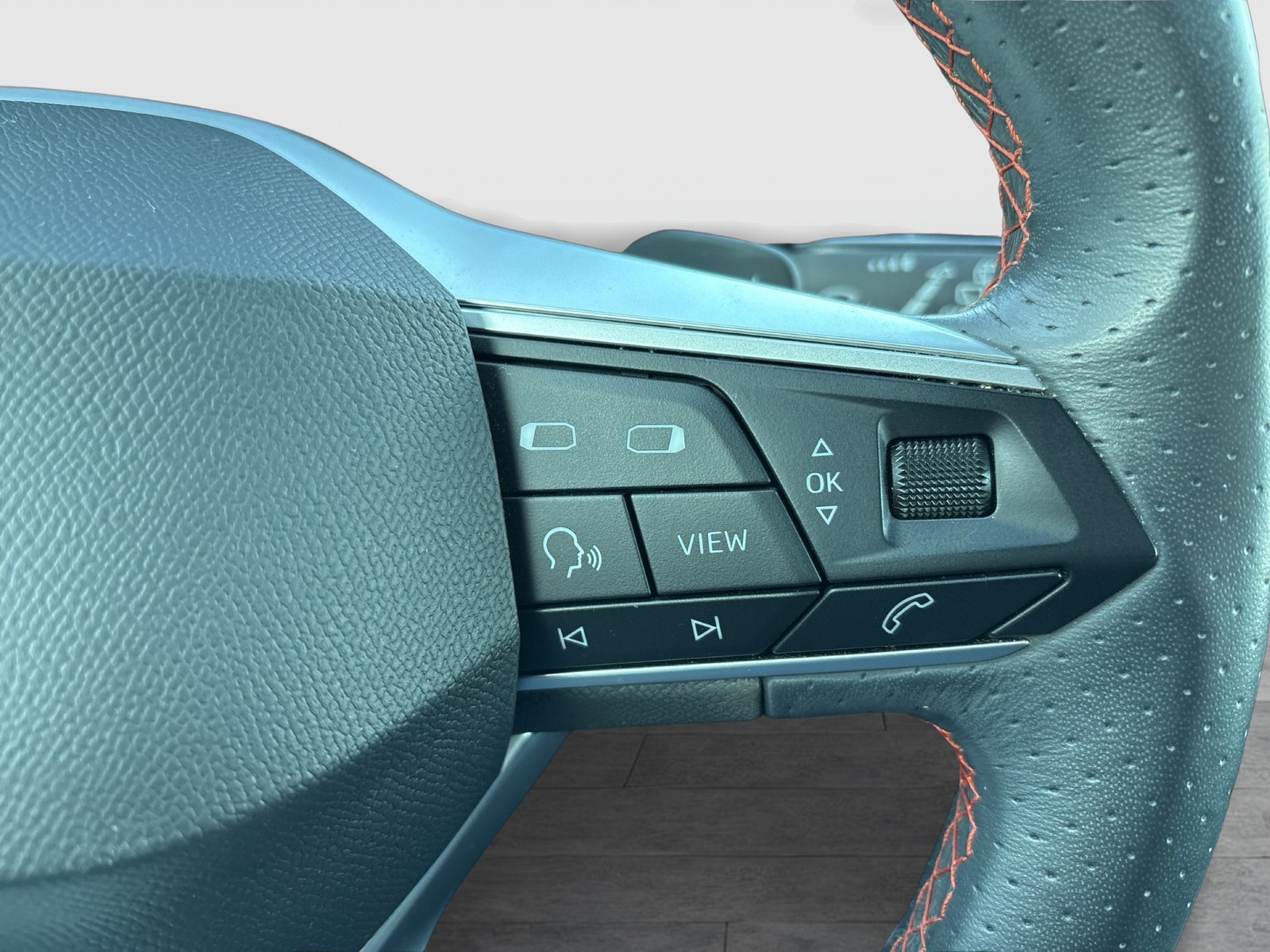 Seat Arona 1.0 FR Beats LM18 NAVI SITZHEIZUNG LED