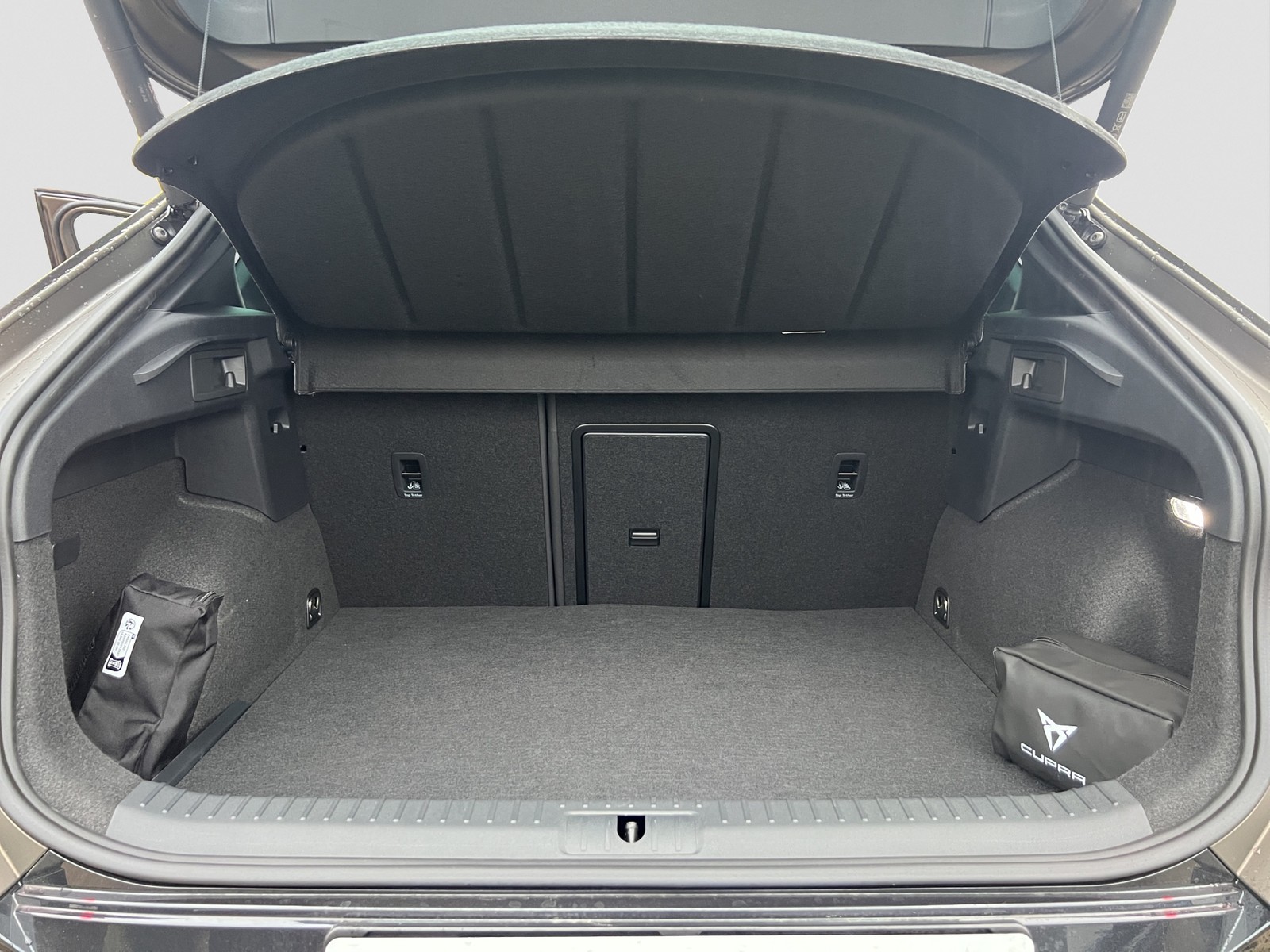 Cupra Formentor 1.5 HYBRID VZ NEUESMODELL CAM ACC LM19