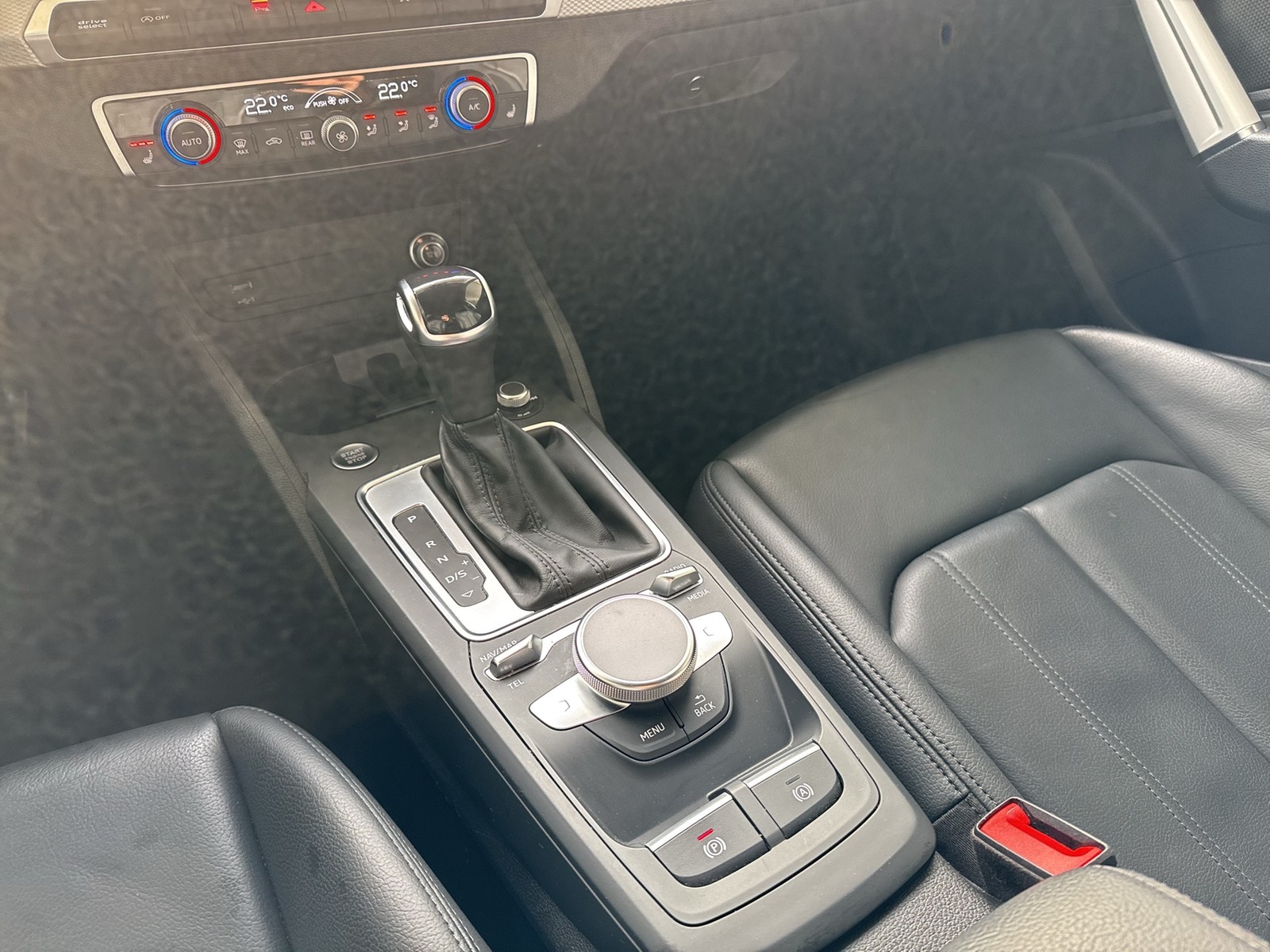 Audi Q2 35 quattro advanced BLACKPAK CAM ACC E-KLAPPE