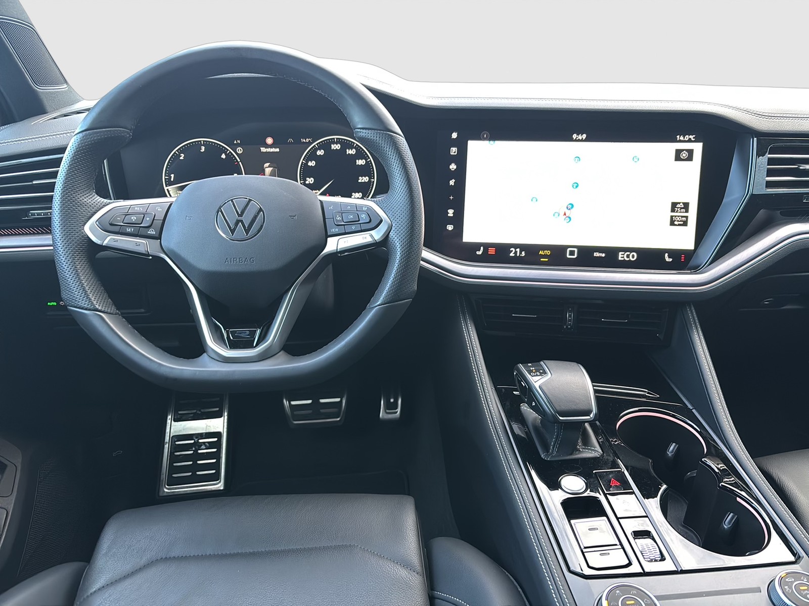 Volkswagen Touareg V6 R-LINE NEUES MODELL AHK CAM ACC LM19