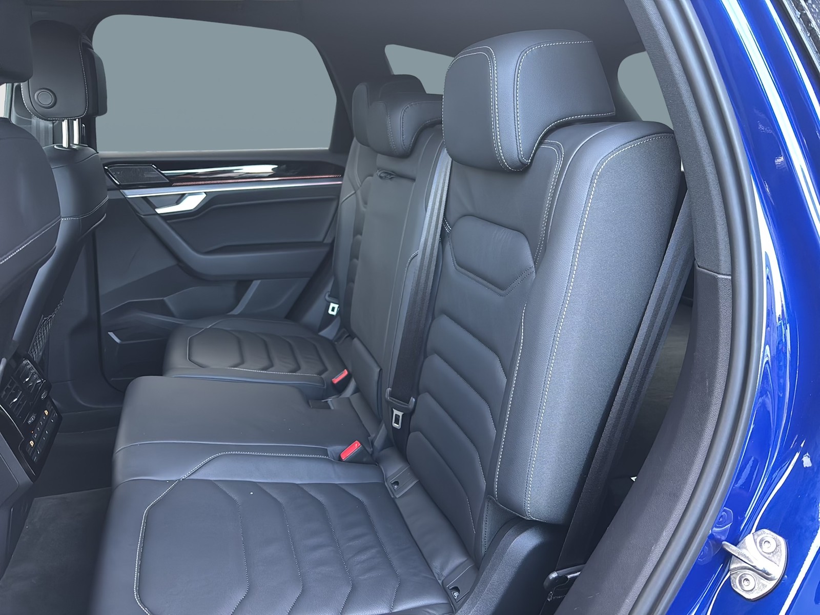 Volkswagen Touareg V6 R-LINE NEUES MODELL AHK CAM ACC LM19