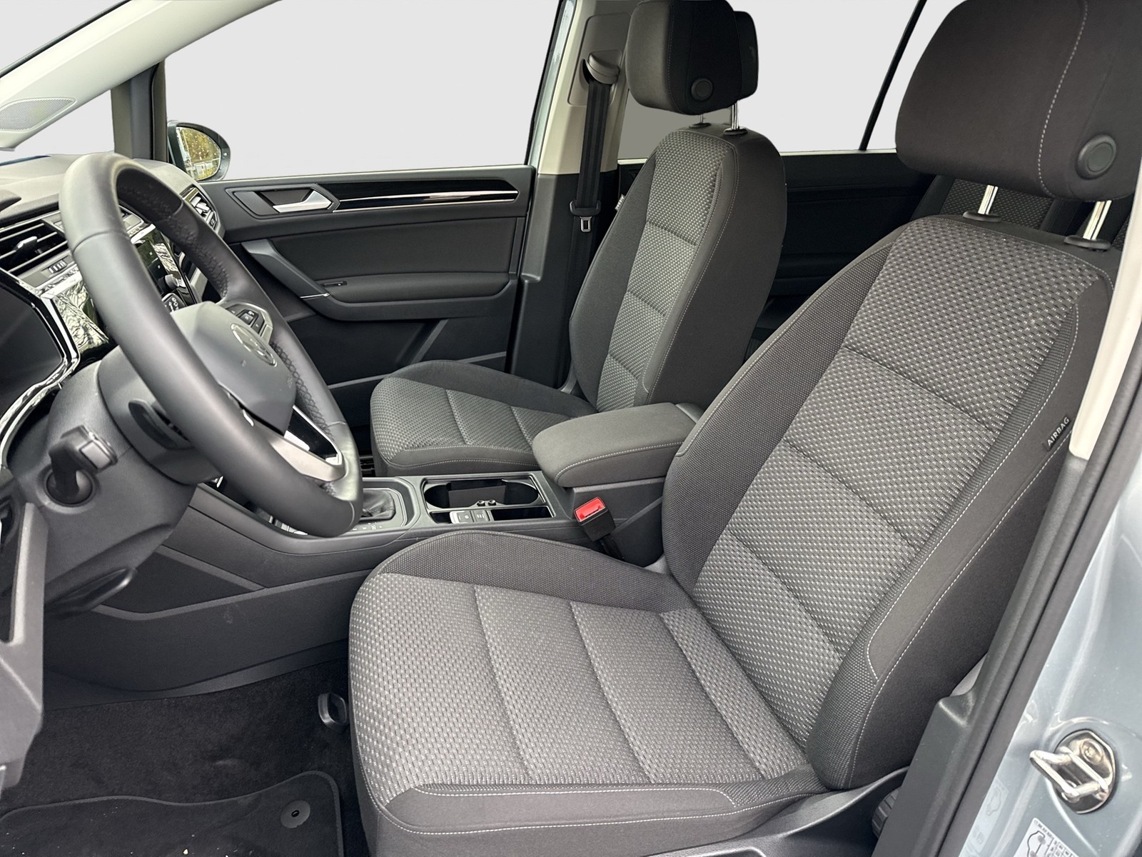 Volkswagen Touran 1.5 R-LINE EXT. CAM ACC LM17 NAVI SITZHZ.