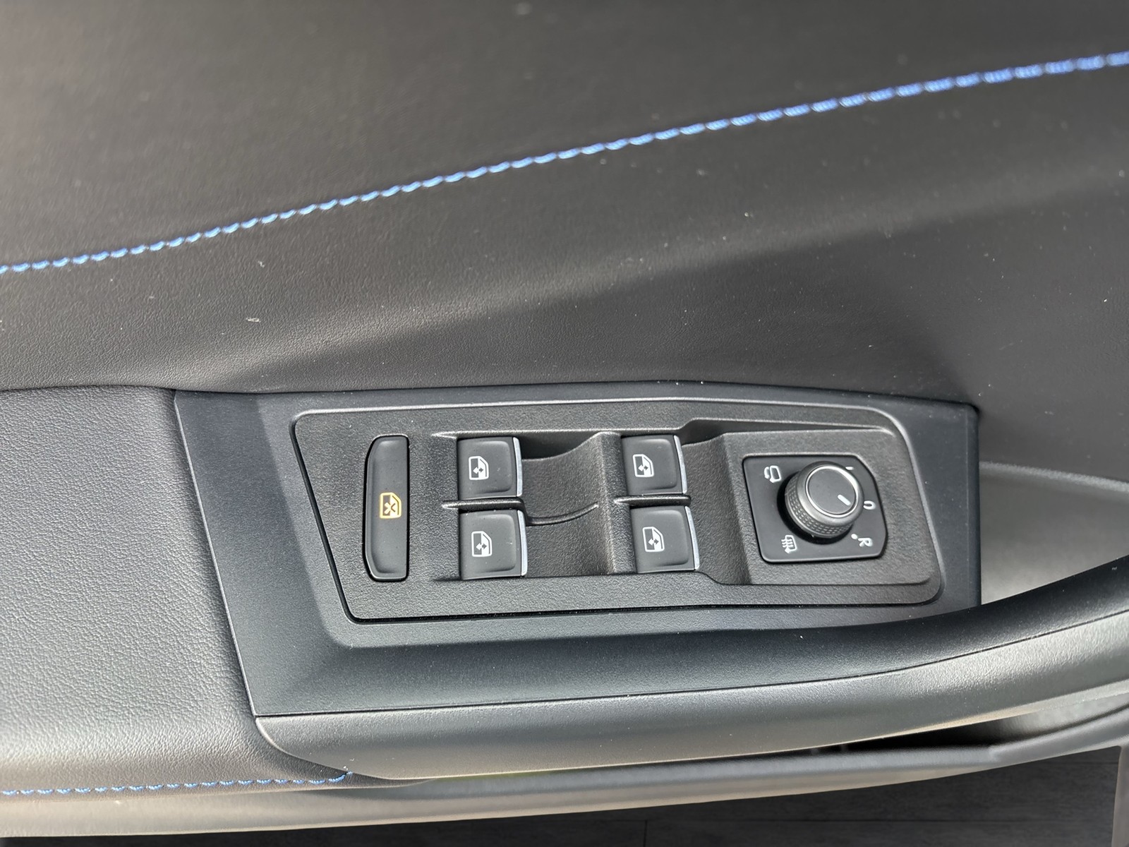 Volkswagen T-Roc 2.0 R BLACK STYLE 4X4 CAM ACC LM19 NAVI